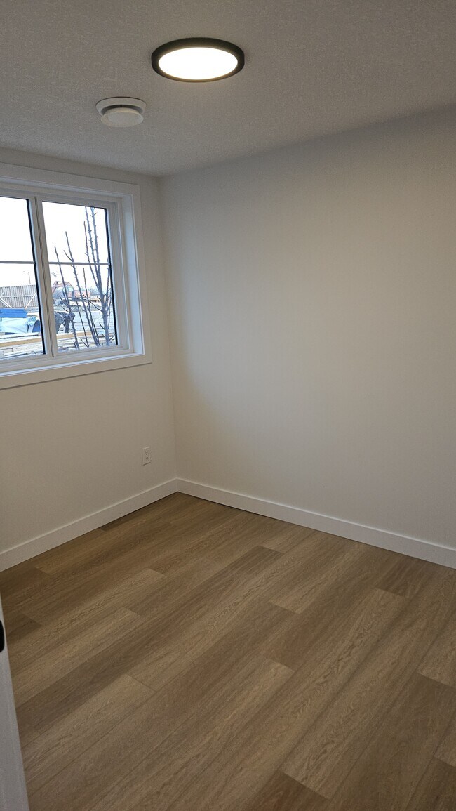 18120-18128 28 Ave SW in Edmonton, AB - Building Photo - Building Photo