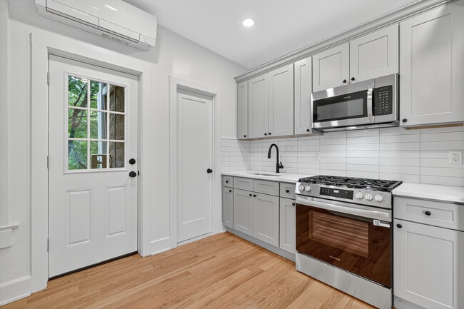 79 Main St, Unit 1W