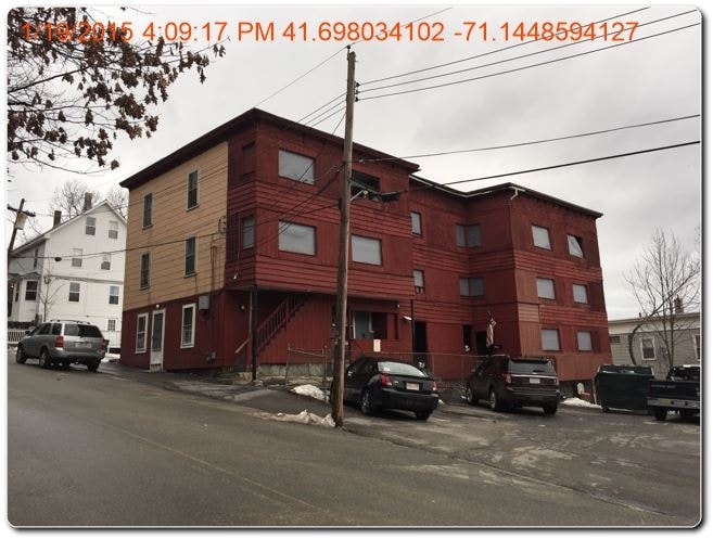 223 West St in Fitchburg, MA - Building Photo