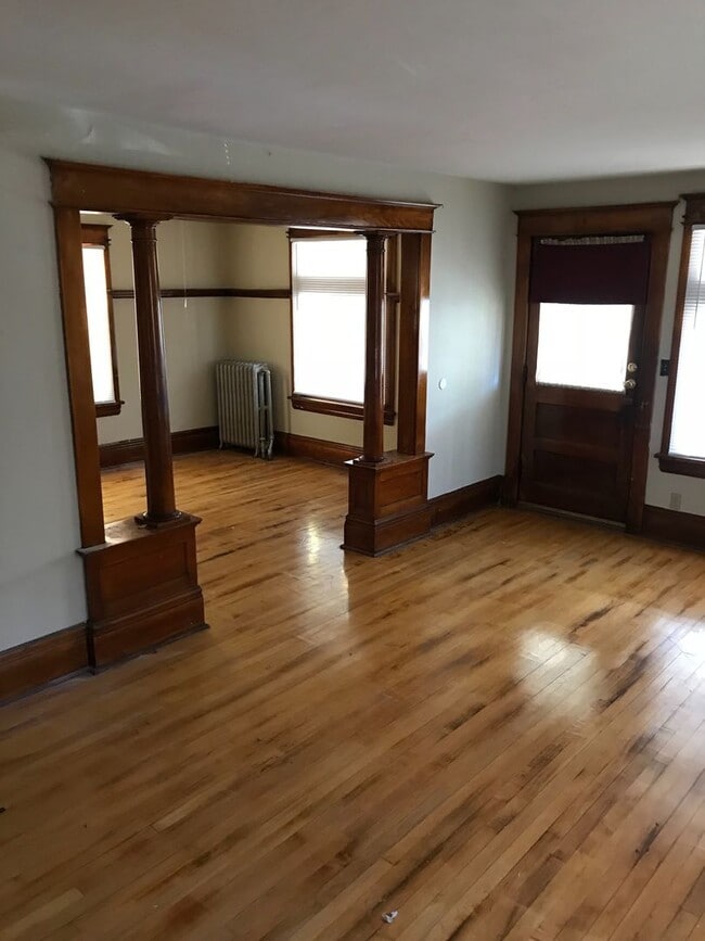 property at 123 W Wayzata St