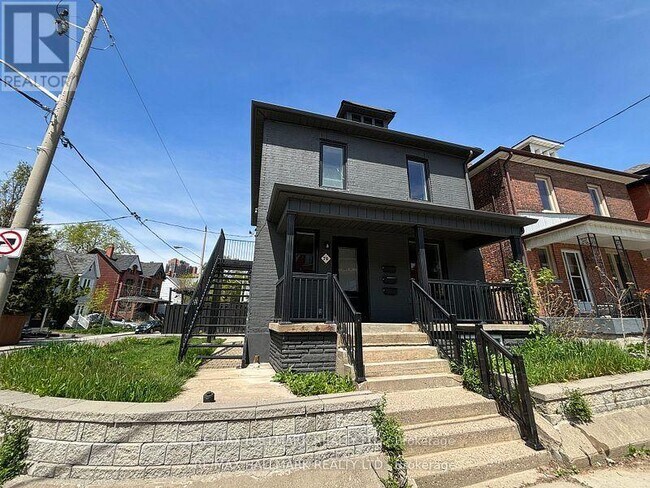 76 Annette St