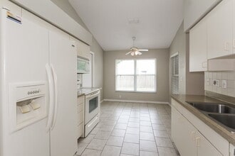 4902 9th Ave E in Bradenton, FL - Building Photo - Building Photo