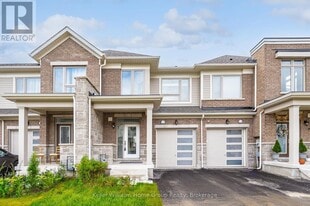 13 Edminston Dr in Fergus, ON - Building Photo