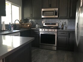 258 Mountain View Dr in Santa Maria, CA - Building Photo