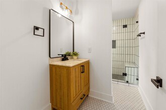 5502 Graystone Ln in Houston, TX - Foto de edificio - Building Photo