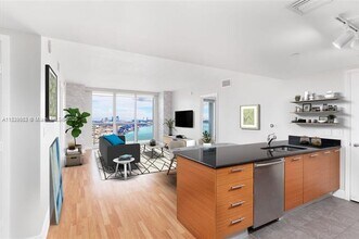 50 Biscayne Blvd, Unit 4506 in Miami, FL - Building Photo - Building Photo