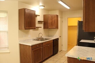 2713 Fieldstone Dr in Killeen, TX - Building Photo - Building Photo