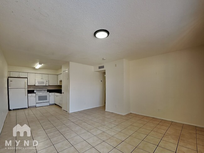 2708 E Tierra Buena Ln in Phoenix, AZ - Building Photo - Building Photo