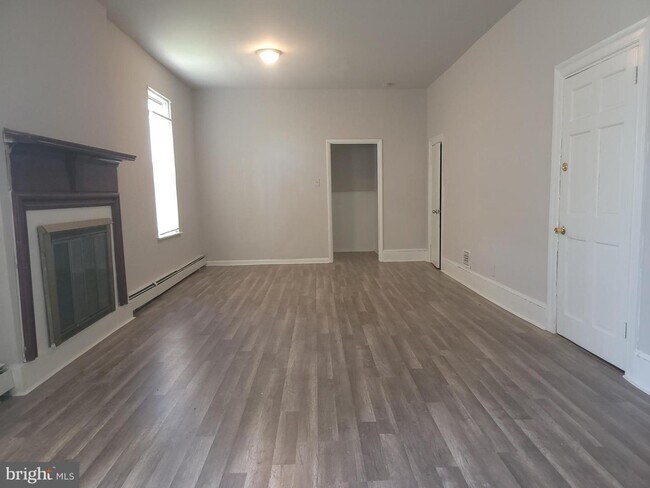 5526 N Mascher St-Unit -1ST FL in Philadelphia, PA - Foto de edificio - Building Photo
