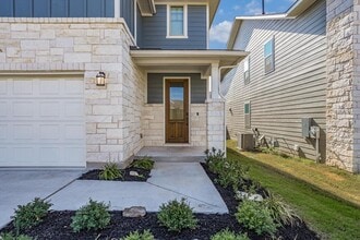 168 Kings Cyn Dr in Dripping Springs, TX - Building Photo - Building Photo