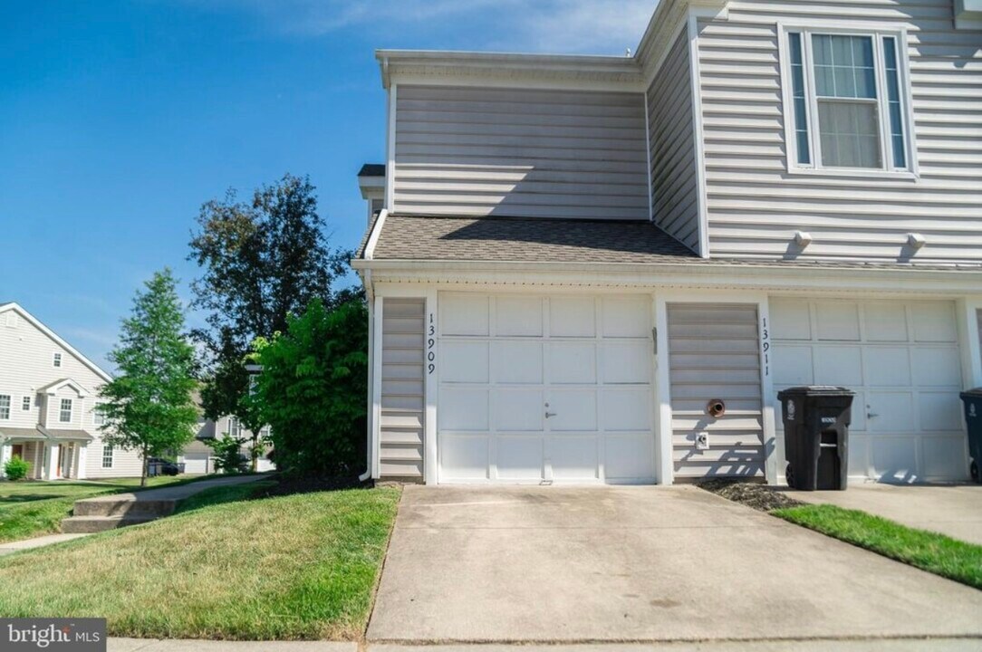 13909 King Gregory Way in Upper Marlboro, MD - Building Photo