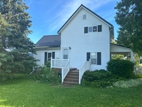 9777 State Rd, Unit C in Millington, MI - Foto de edificio - Building Photo