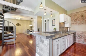 1111 S Peters St, Unit 405 in New Orleans, LA - Building Photo - Building Photo
