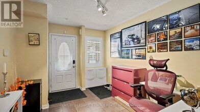897 Willingdon Crescent in Milton, ON - Building Photo - Building Photo