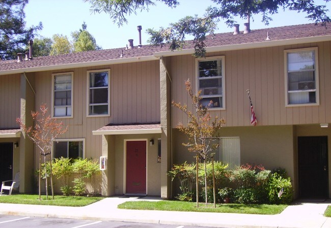 Aster Park Apartments in Sunnyvale, CA - Foto de edificio - Building Photo