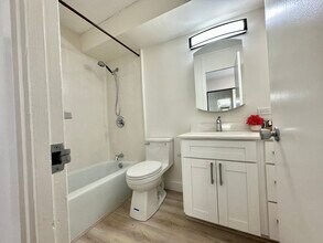 818 S King St, Unit King Manor in Honolulu, HI - Foto de edificio - Building Photo