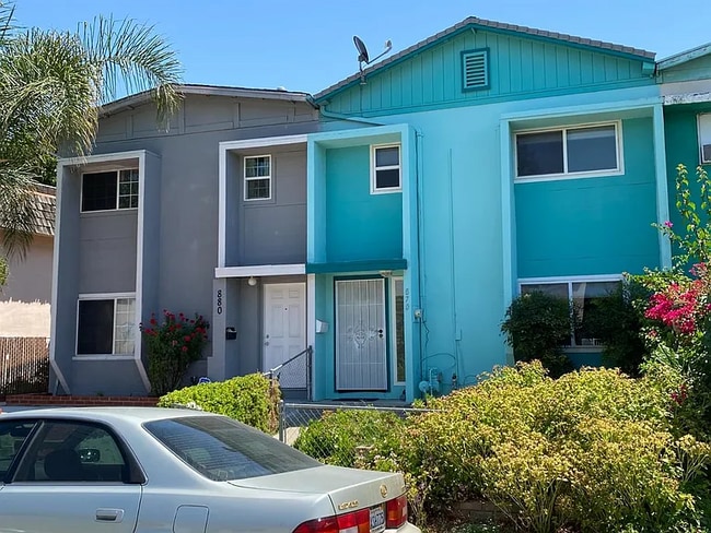 property at 870 Palm Cir