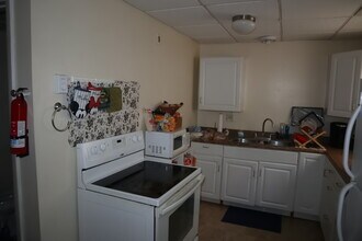 198 Ellsworth St in California, PA - Foto de edificio - Building Photo