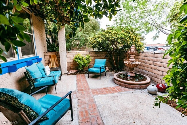 8908 Silvagni Dr in Las Vegas, NV - Building Photo - Building Photo