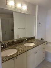 1830 Radius Dr, Unit 920 in Hollywood, FL - Foto de edificio - Building Photo