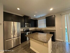 3744 Aubrey Ln in Orange Park, FL - Building Photo - Building Photo