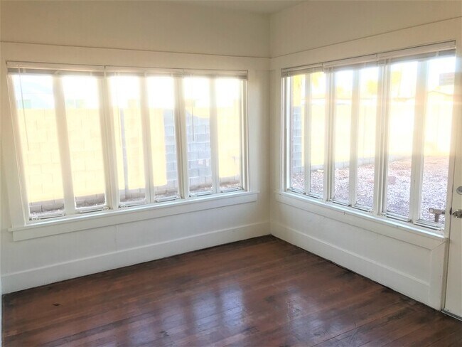 325 N 11th St in Phoenix, AZ - Building Photo - Building Photo