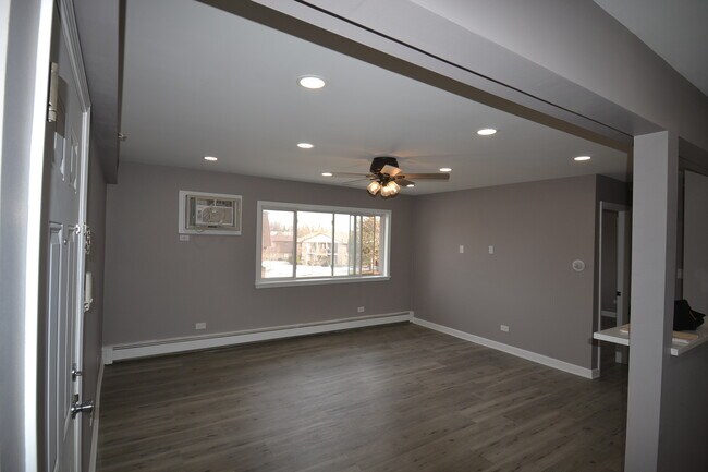 7100 Laverne Ln in Tinley Park, IL - Building Photo - Building Photo