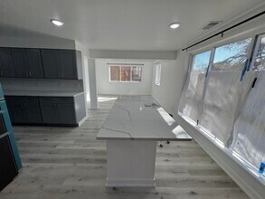 4656 W 87th St in Chicago, IL - Building Photo - Building Photo