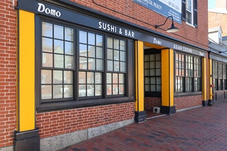 96-98 State St in Portsmouth, NH - Foto de edificio - Building Photo