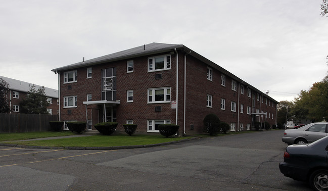 180-186 Gardner St in Arlington, MA - Foto de edificio - Building Photo