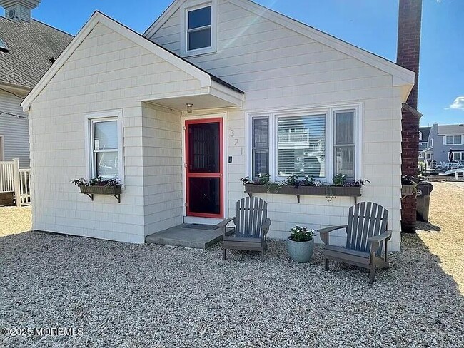 321 W Kupper Dr in Mantoloking, NJ - Building Photo - Building Photo