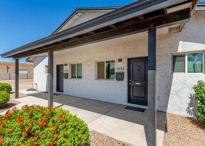 1558 W 5th St, Unit 2 in Tempe, AZ - Building Photo