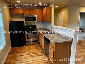 3979 NE West Devils Lake Rd in Lincoln City, OR - Building Photo - Building Photo