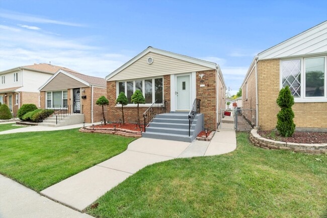 property at 5239 S Rutherford Ave