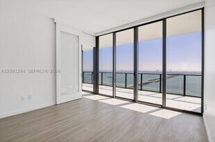 3131 NE 7th Ave in Miami, FL - Building Photo