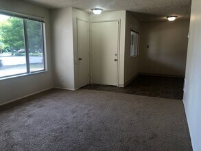 3482-3492 Parish St in Eugene, OR - Building Photo - Building Photo