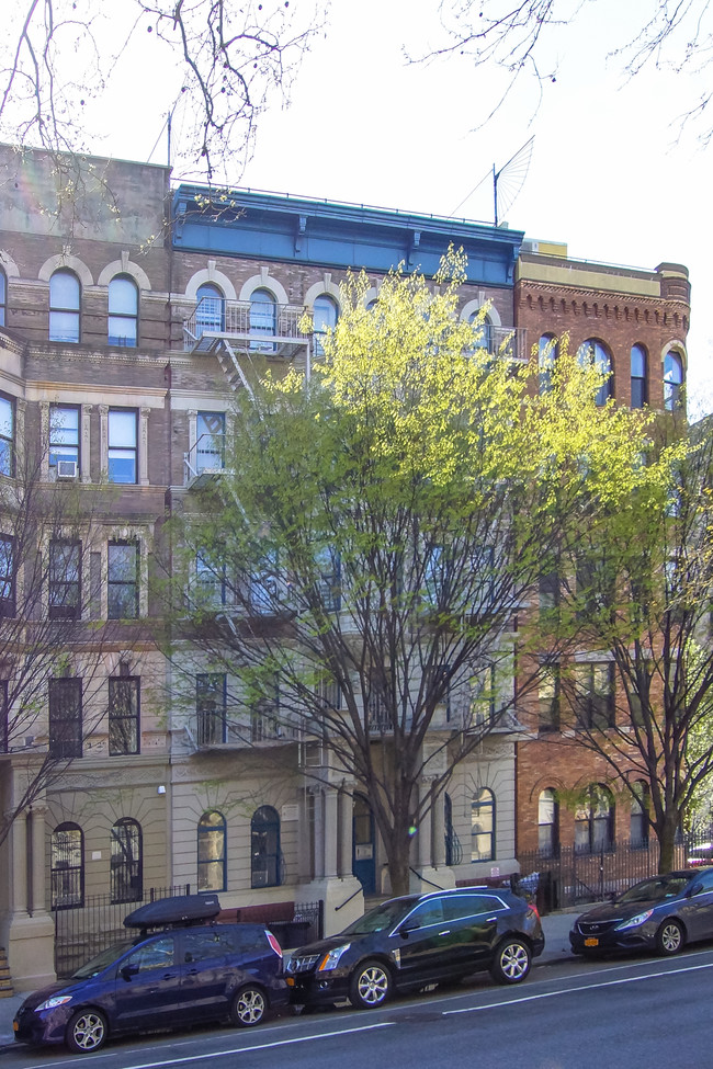 1827 Adam Clayton Powell Jr Blvd in New York, NY - Foto de edificio - Building Photo