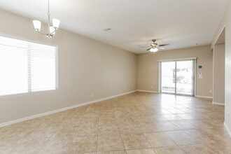 6096 Saddle Horse Ave in Las Vegas, NV - Building Photo - Building Photo