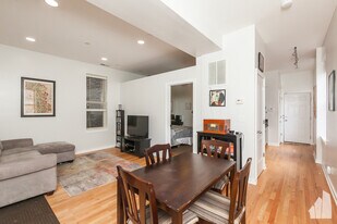 1510 N Greenview Ave, Unit 2R in Chicago, IL - Building Photo