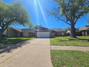 16715 Rockbend in Houston, TX - Building Photo - Building Photo