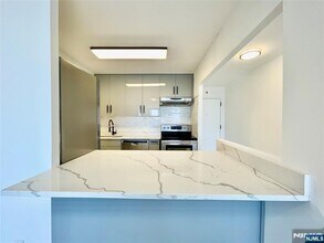 770 Anderson Ave in Cliffside Park, NJ - Building Photo - Building Photo