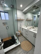 15 Walmer Rd in Toronto, ON - Building Photo - Building Photo