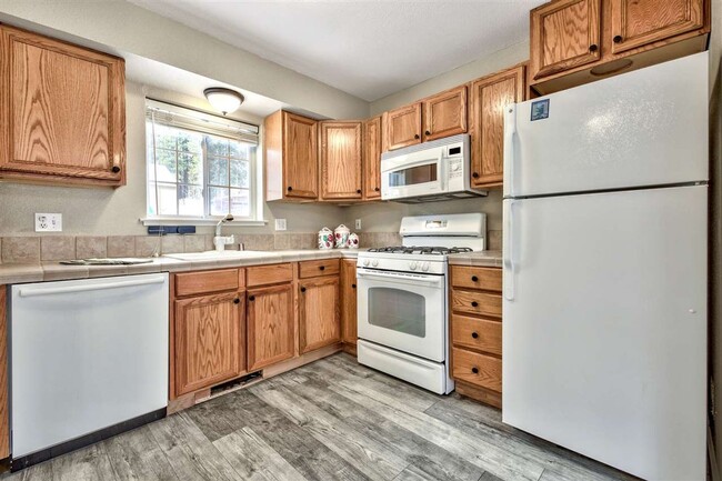 12485 Northwoods Blvd in Truckee, CA - Building Photo - Building Photo