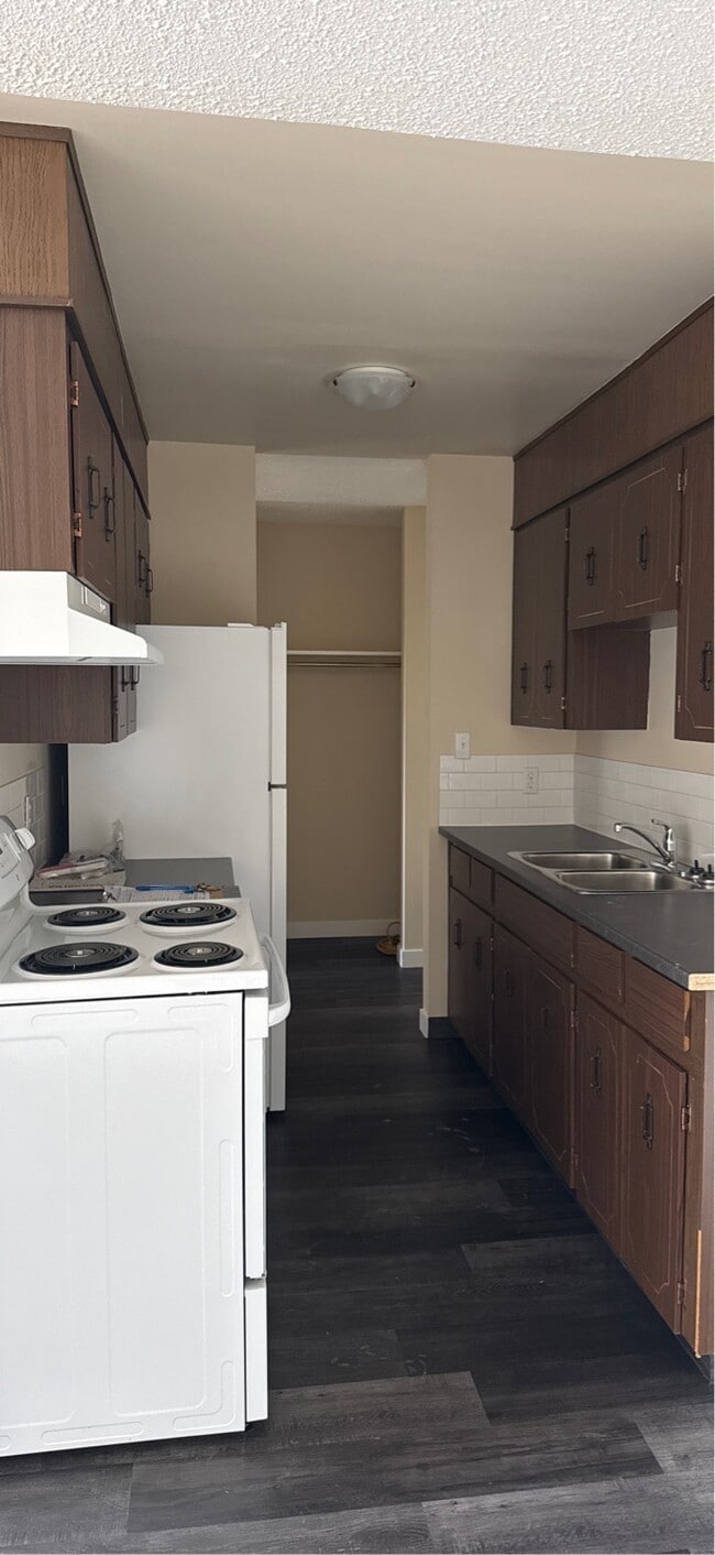 5310-5346 46 St in Vegreville, AB - Building Photo - Building Photo