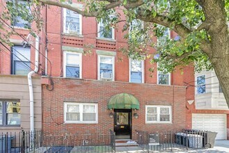 523 Adams St in Hoboken, NJ - Building Photo - Building Photo