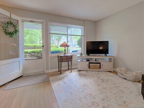 281 Gardner Ave in New London, CT - Building Photo - Building Photo