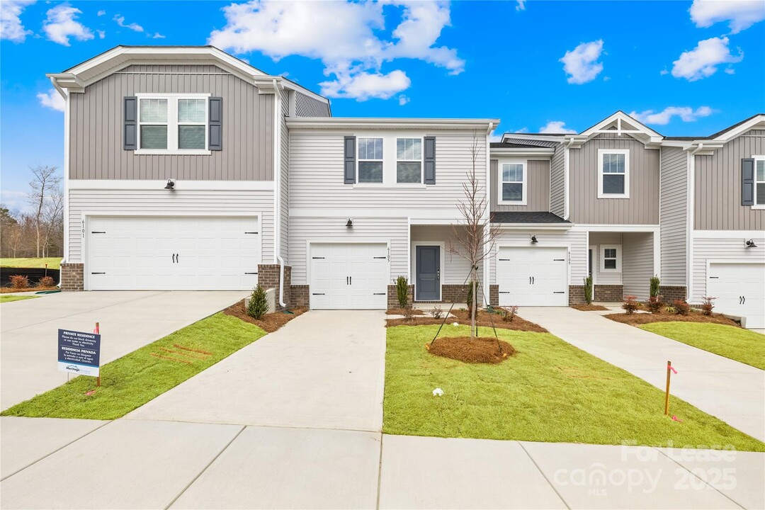 4135 Smt Wds Dr in Charlotte, NC - Building Photo
