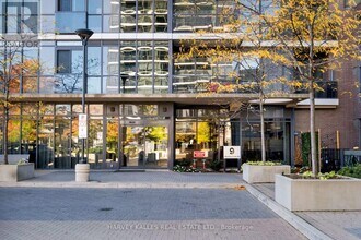 9 Valhalla Inn Rd in Toronto, ON - Building Photo - Building Photo