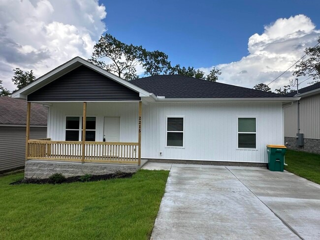 2215 Perry St in Little Rock, AR - Building Photo - Building Photo