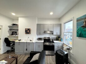 76-78-78 Market St, Unit 5 in Paterson, NJ - Building Photo